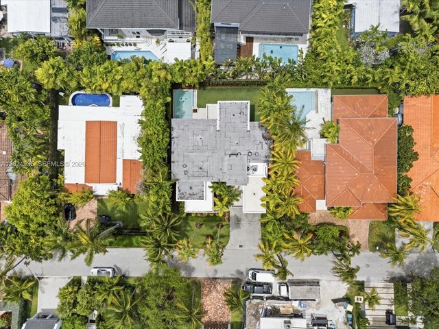 125 Hampton Ln, Key Biscayne, FL 33149