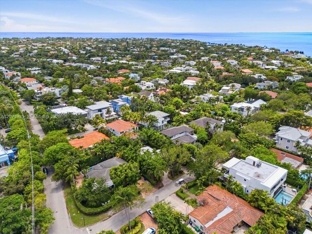 125 Hampton Ln, Key Biscayne, FL 33149