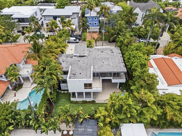 125 Hampton Ln, Key Biscayne, FL 33149