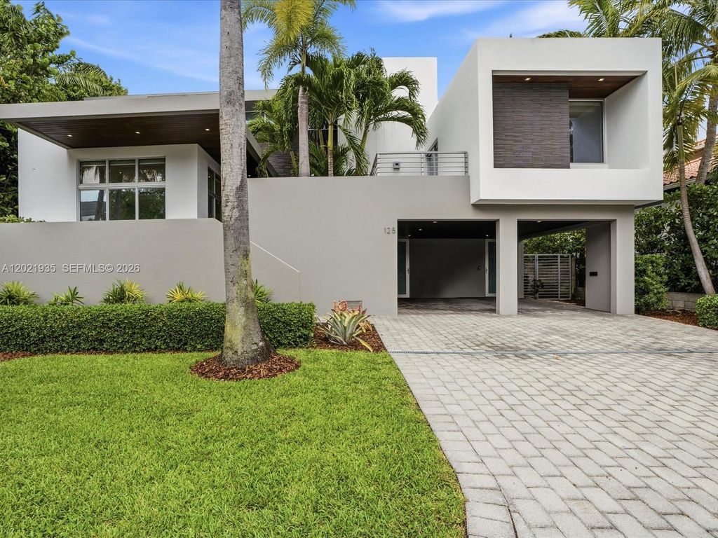 125 Hampton Ln, Key Biscayne, FL 33149