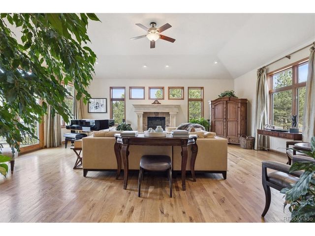 8061 Sugarloaf Rd, Larkspur, CO 80118