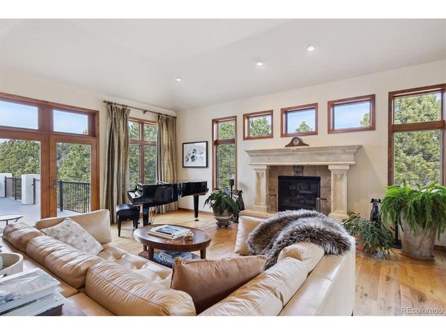 8061 Sugarloaf Rd, Larkspur, CO 80118