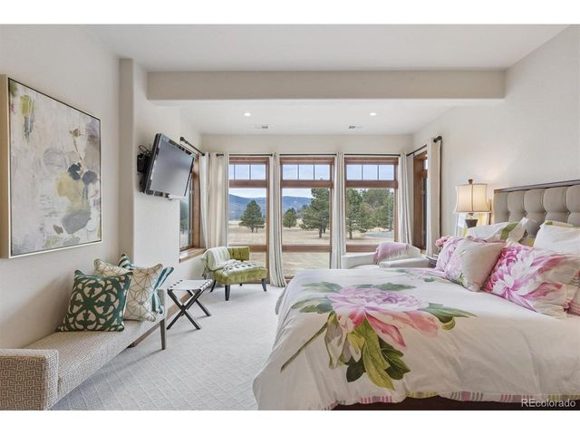 8061 Sugarloaf Rd, Larkspur, CO 80118