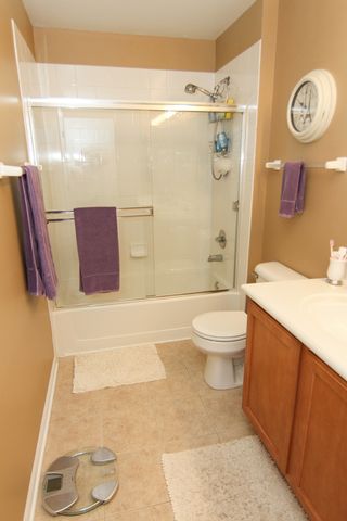 2930 Glacier Way B, Wauconda, IL 60084
