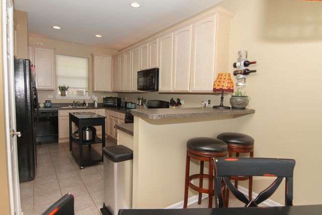 2930 Glacier Way B, Wauconda, IL 60084