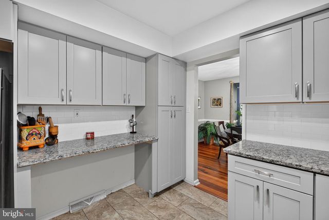 129 OAK KNOLL CIR, Millersville, PA 17551