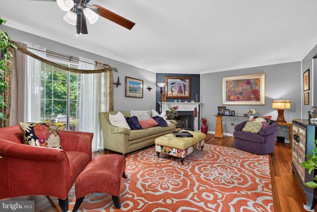 129 OAK KNOLL CIR, Millersville, PA 17551