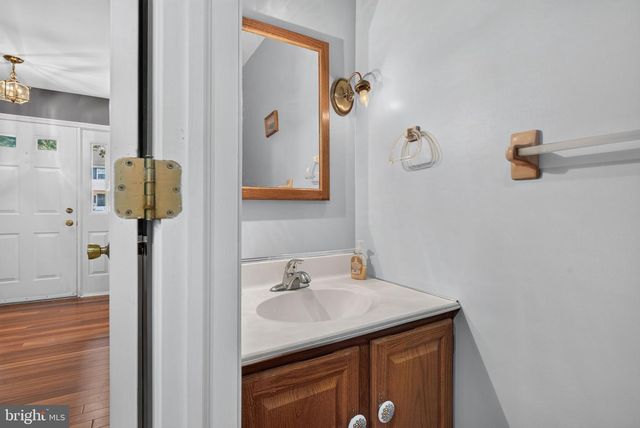 129 OAK KNOLL CIR, Millersville, PA 17551