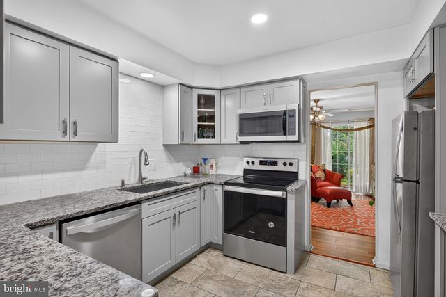 129 OAK KNOLL CIR, Millersville, PA 17551