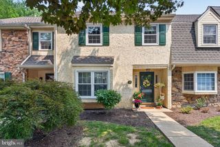 129 OAK KNOLL CIR, Millersville, PA 17551
