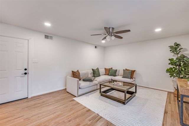 624 Forest Lane, Hurst, TX 76053