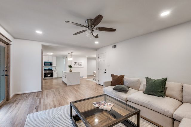 624 Forest Lane, Hurst, TX 76053