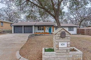 624 Forest Lane, Hurst, TX 76053