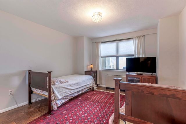 8 Whittier Place 4C, Boston, MA 02114