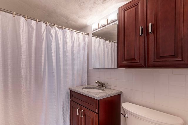 8 Whittier Place 4C, Boston, MA 02114
