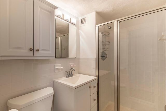 8 Whittier Place 4C, Boston, MA 02114