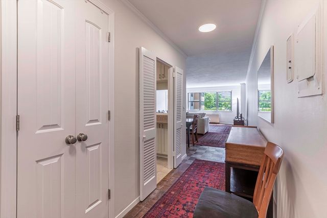 8 Whittier Place 4C, Boston, MA 02114