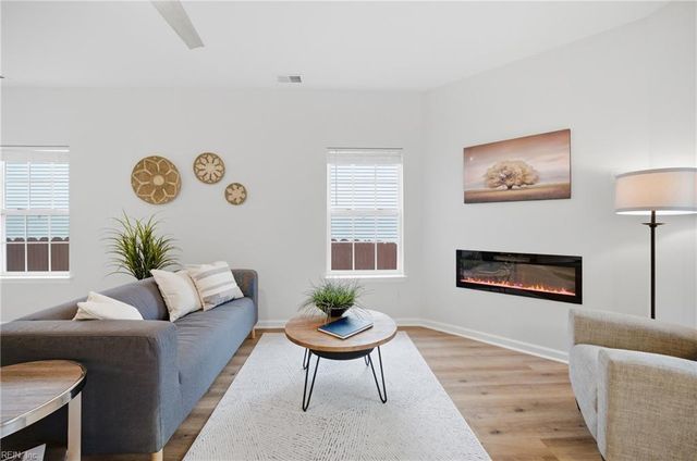 1082 Longstreet AVE A, Virginia Beach, VA 23451