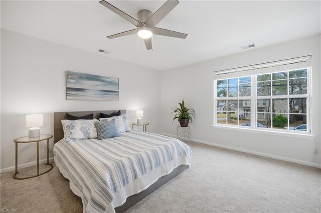 1082 Longstreet AVE A, Virginia Beach, VA 23451