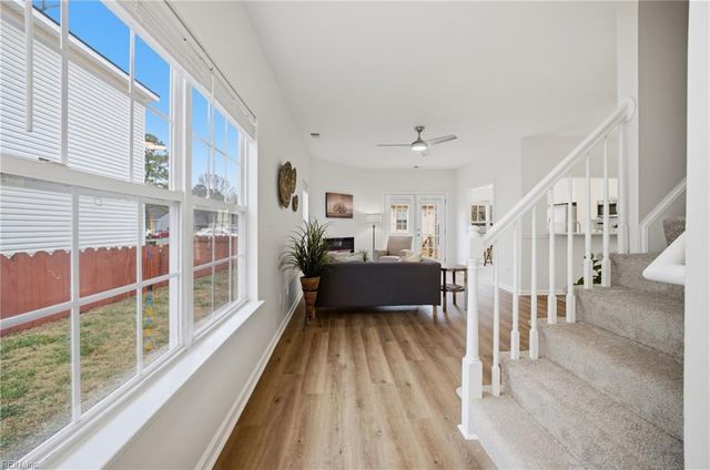 1082 Longstreet AVE A, Virginia Beach, VA 23451