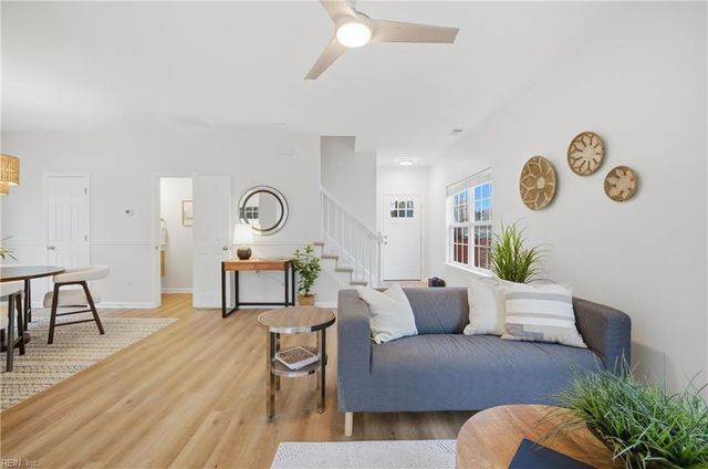 1082 Longstreet AVE A, Virginia Beach, VA 23451