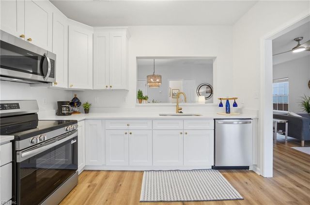 1082 Longstreet AVE A, Virginia Beach, VA 23451