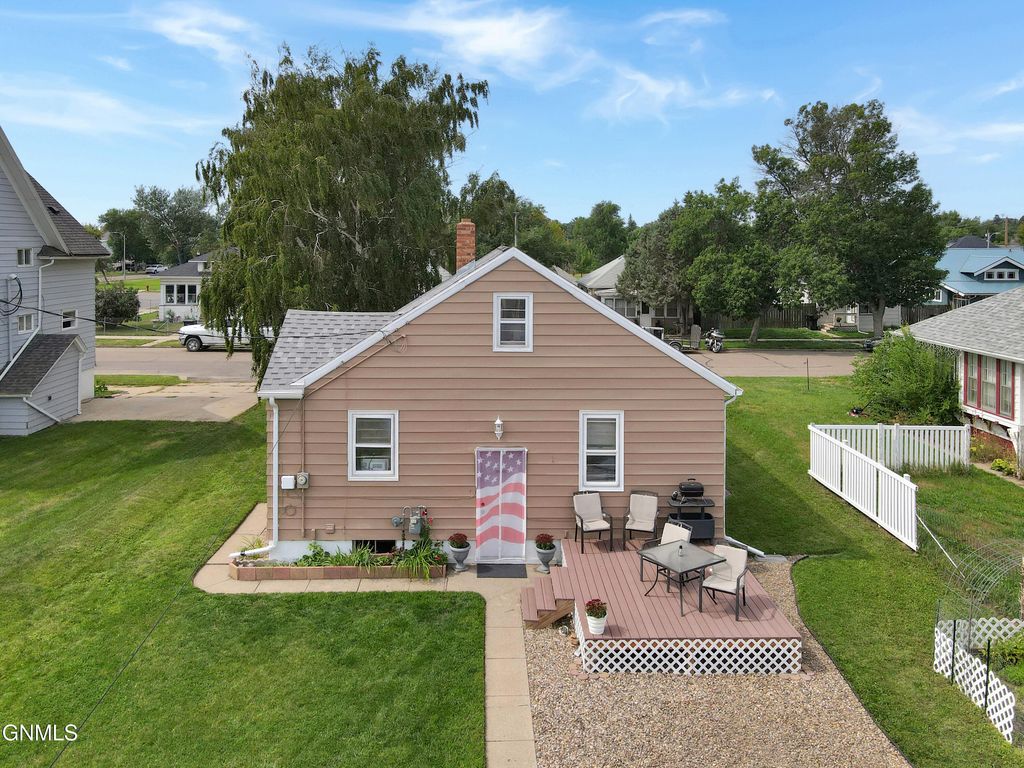 408 Washington Avenue, Williston, ND 58801 photo 5