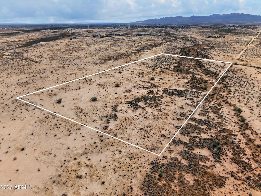 25410 W LONE MOUNTAIN Road -, Morristown, AZ 85342 — exterior
