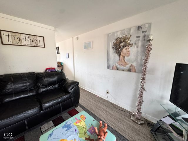 5855 Price Court, Indianapolis, IN 46254