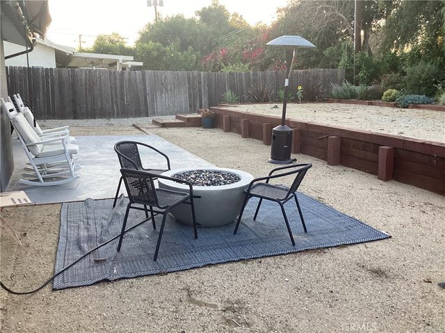 233 Almon Drive, Thousand Oaks, CA 91362