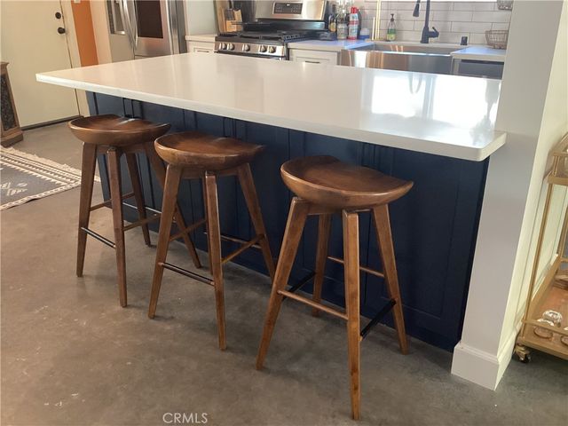 233 Almon Drive, Thousand Oaks, CA 91362