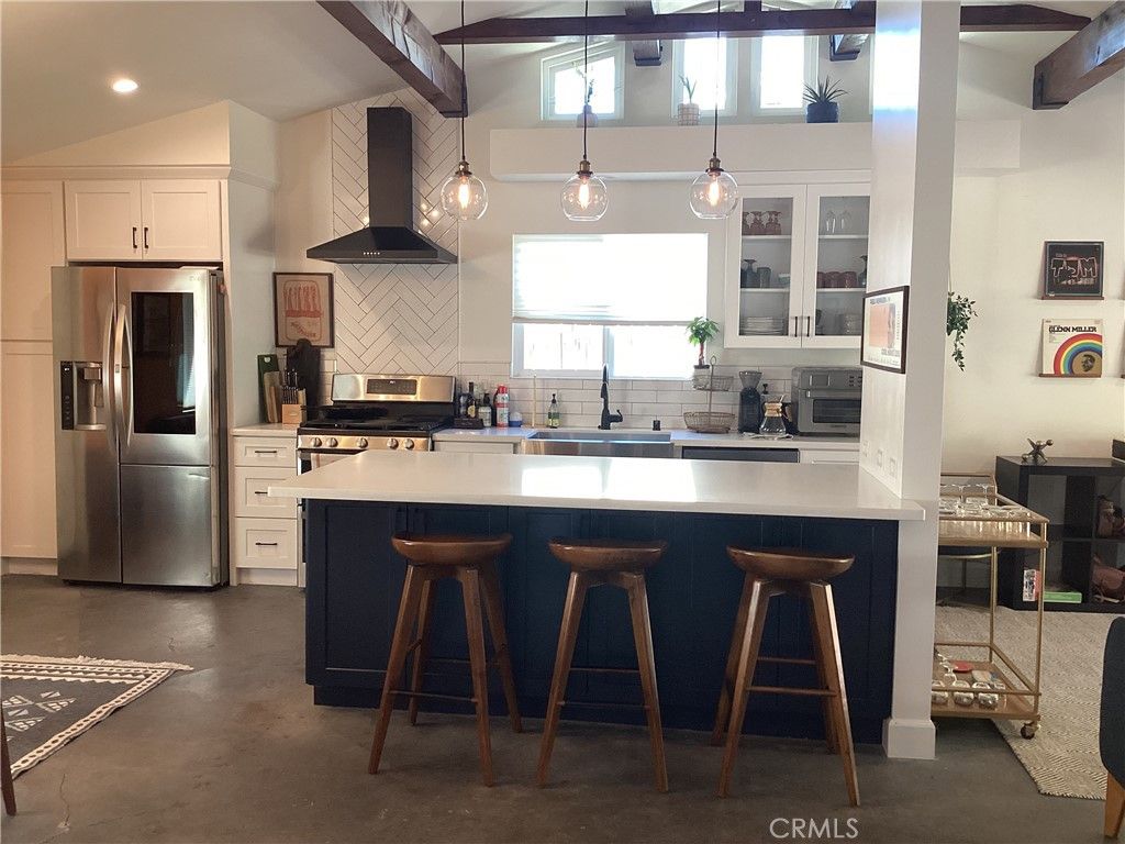 233 Almon Drive, Thousand Oaks, CA 91362