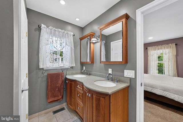 17 SEQUOIA CT, Voorhees, NJ 08043