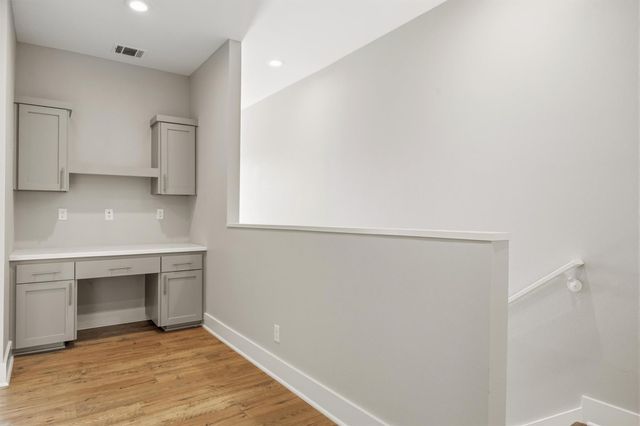 1210 Stobaugh ST B, Austin, TX 78757