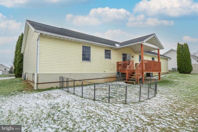 17 VISTA DR, Fredericksburg, PA 17026