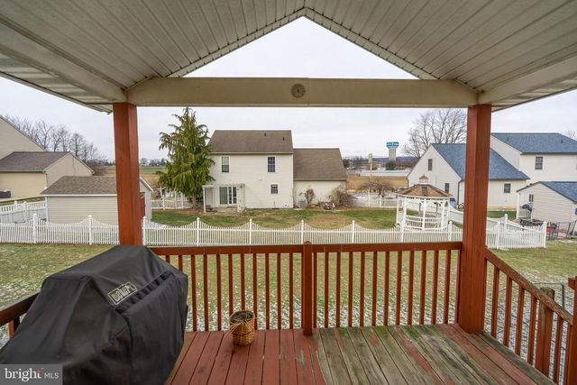 17 VISTA DR, Fredericksburg, PA 17026