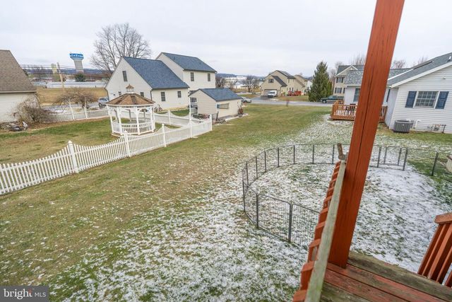 17 VISTA DR, Fredericksburg, PA 17026