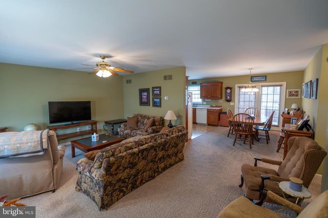 17 VISTA DR, Fredericksburg, PA 17026