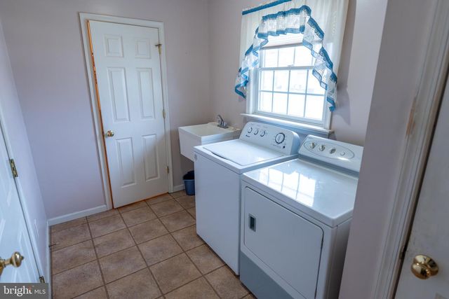 17 VISTA DR, Fredericksburg, PA 17026