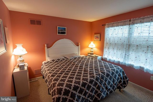 17 VISTA DR, Fredericksburg, PA 17026