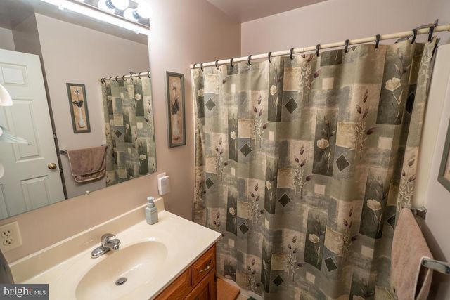 17 VISTA DR, Fredericksburg, PA 17026