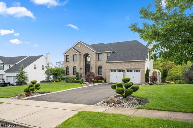 6 Christinalynn Dr, Monroe Twp., NJ 08831