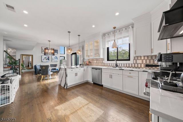 6 Christinalynn Dr, Monroe Twp., NJ 08831
