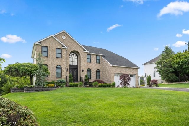 6 Christinalynn Dr, Monroe Twp., NJ 08831