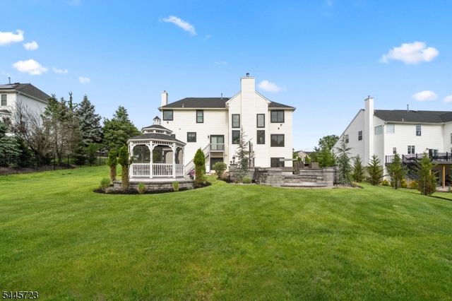 6 Christinalynn Dr, Monroe Twp., NJ 08831