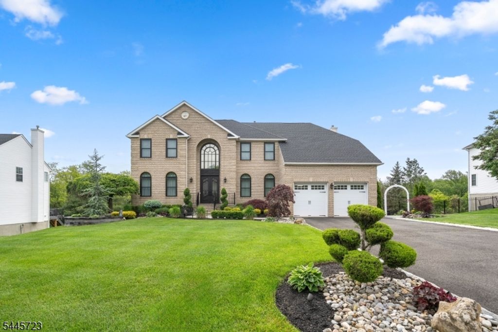 6 Christinalynn Dr, Monroe Twp., NJ 08831