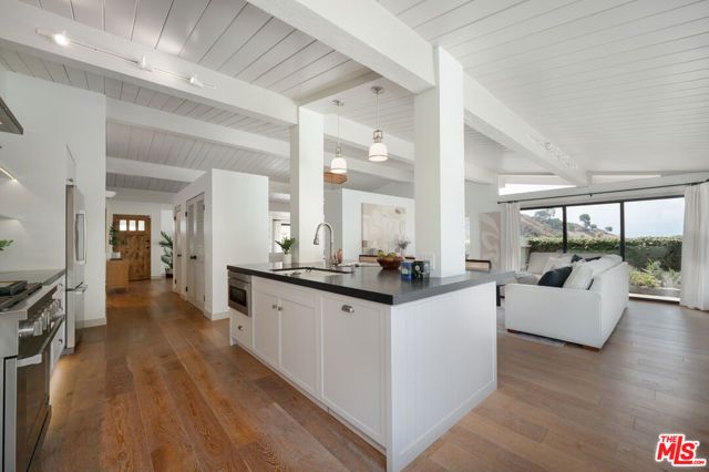 1231 El Hito Circle, Pacific Palisades (los Angeles), CA 90272