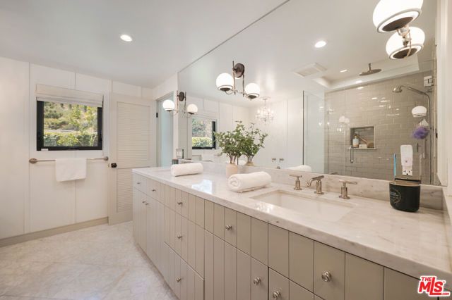 1231 El Hito Circle, Pacific Palisades (los Angeles), CA 90272