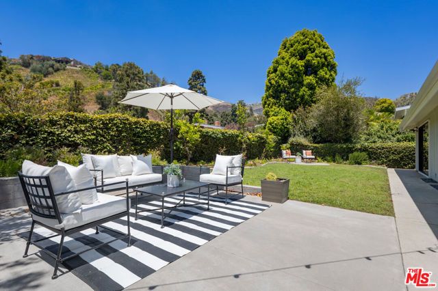 1231 El Hito Circle, Pacific Palisades (los Angeles), CA 90272