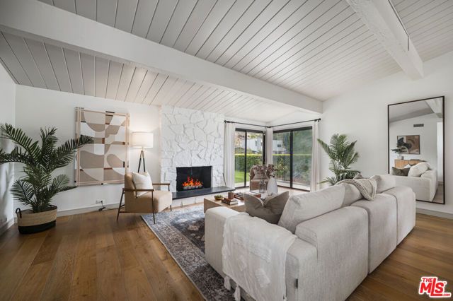 1231 El Hito Circle, Pacific Palisades (los Angeles), CA 90272